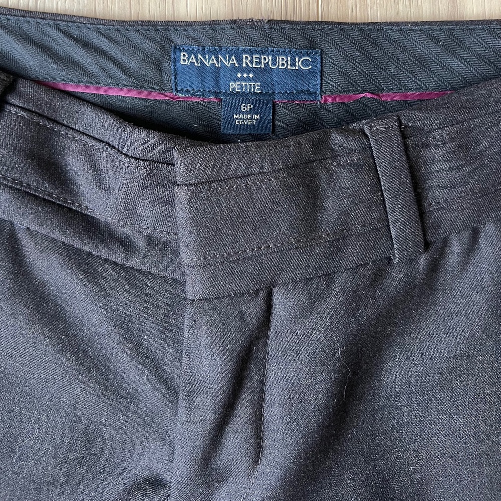 Banana Republic Grey Straight Legged Pant, Size 6 Petite